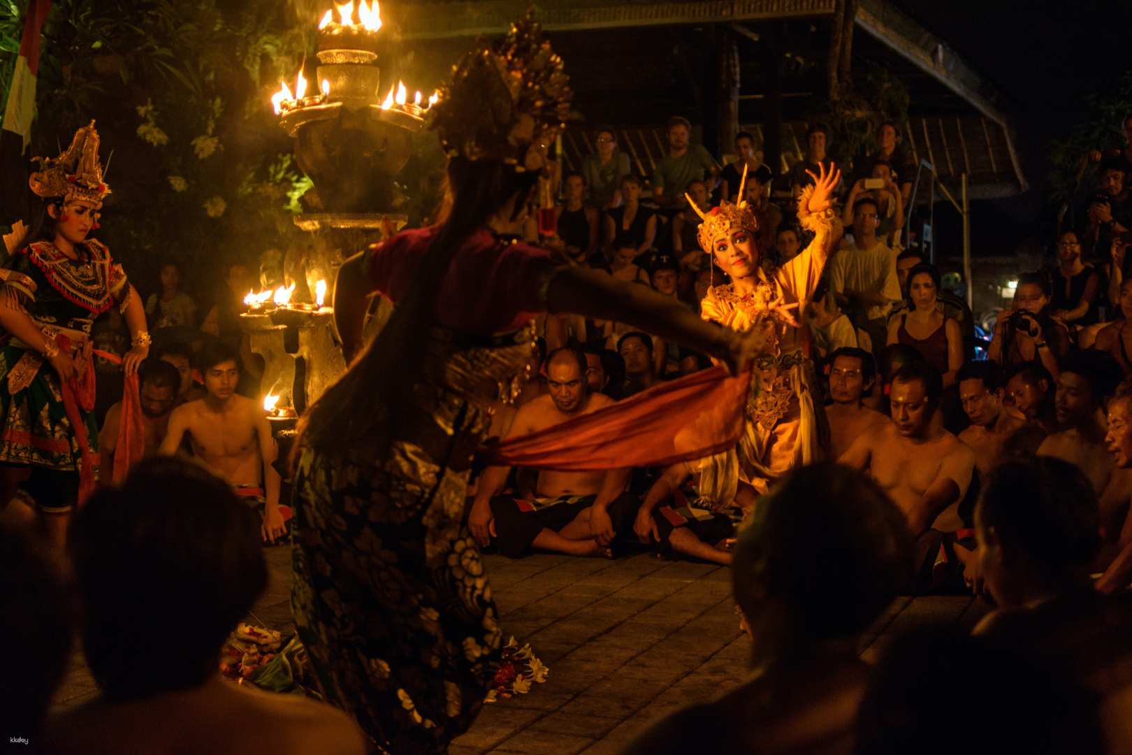 印尼-巴厘島烏布傳統表演| 經典卡洽火舞秀門票