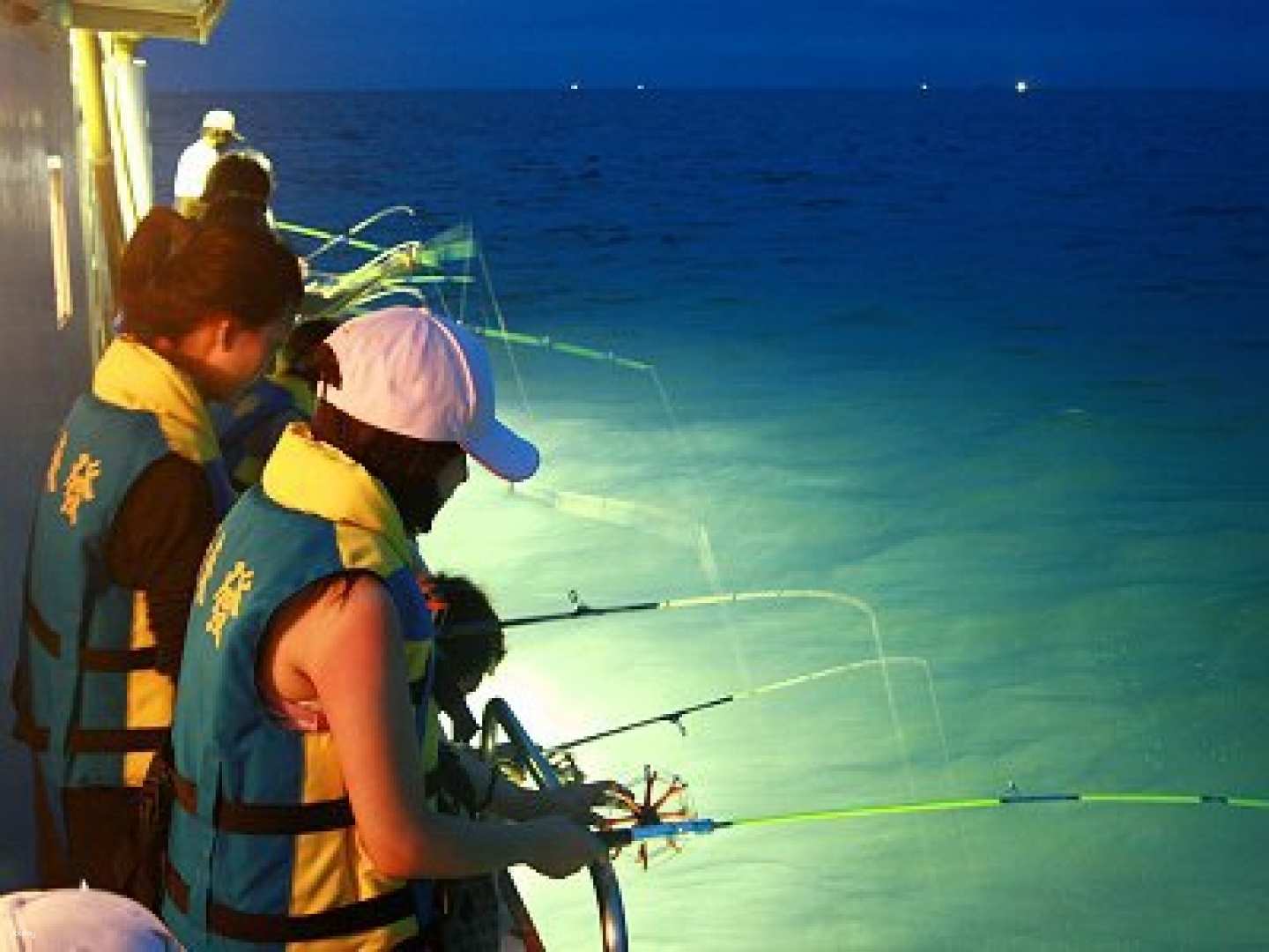 澎湖-新來發夜釣| 深度夜釣小管 &小管三吃| 限時71折,再折 50