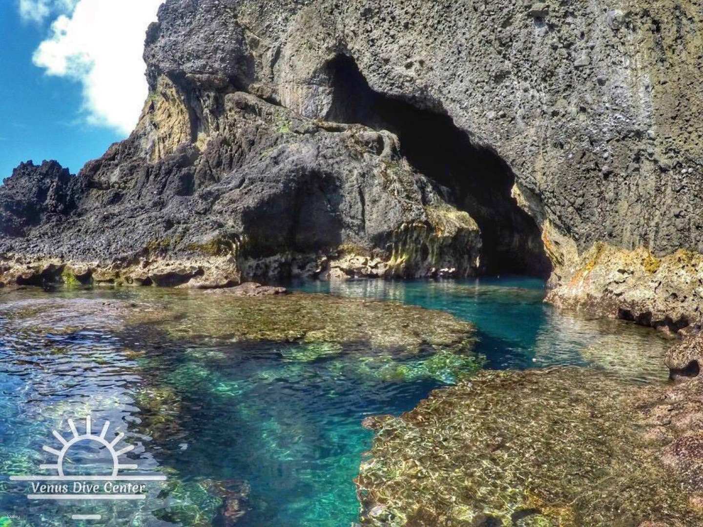 綠島-綠島藍洞秘境跳水,瀑布,彎弓洞| 藍洞半日遊
