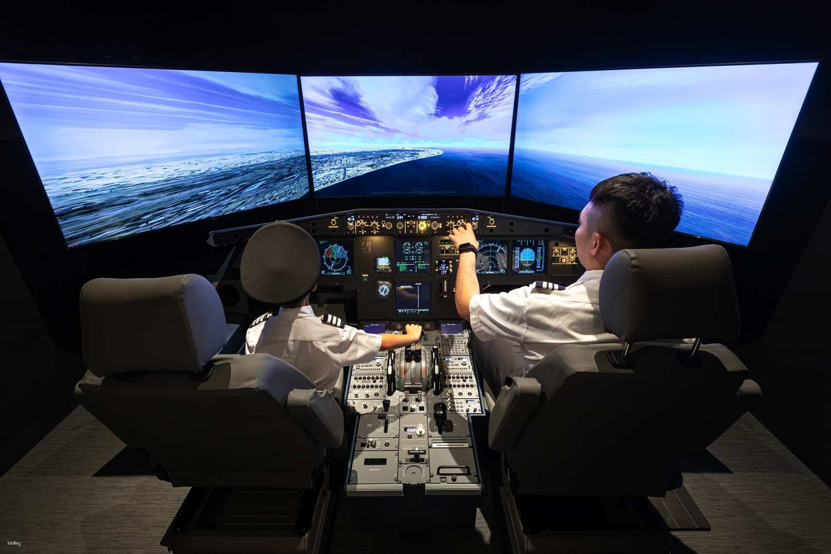 桃園-青埔Pilot in Café | 空中巴士A320模擬機飛行體驗