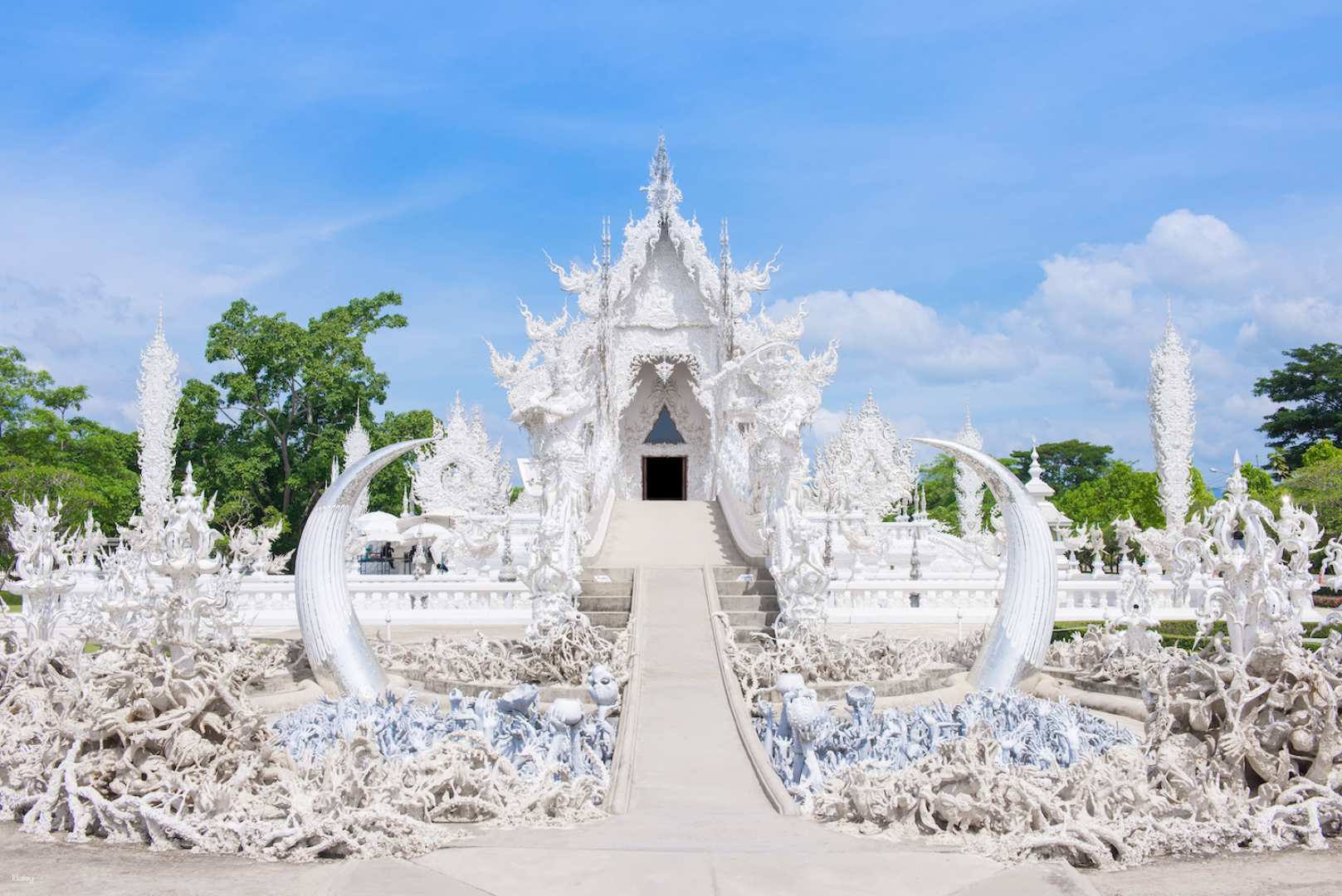 泰國-清萊一日遊| 白廟/藍廟/黑廟金三角以及聖獅公園| 清邁出發