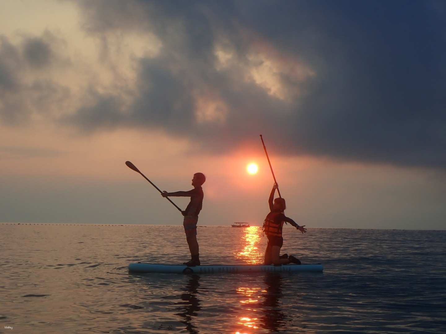 澎湖-山水沙灘SUP立式划槳日光&夕陽體驗| 限時 9 折優惠