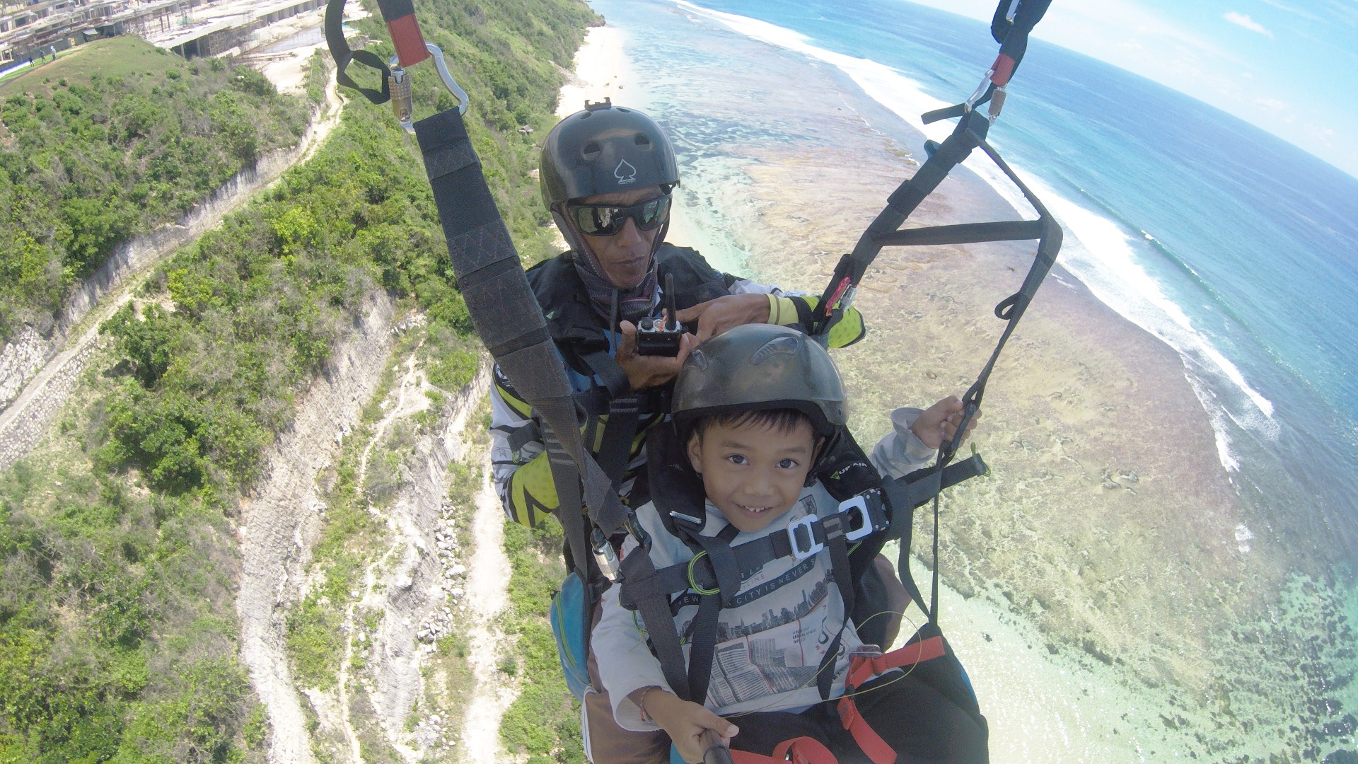 印尼-巴厘島Timbis海灘滑翔傘冒險體驗