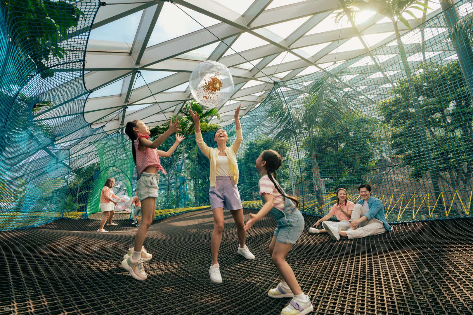 新加坡-星耀樟宜頂樓星空花園門票| 樟宜機場超新開幕