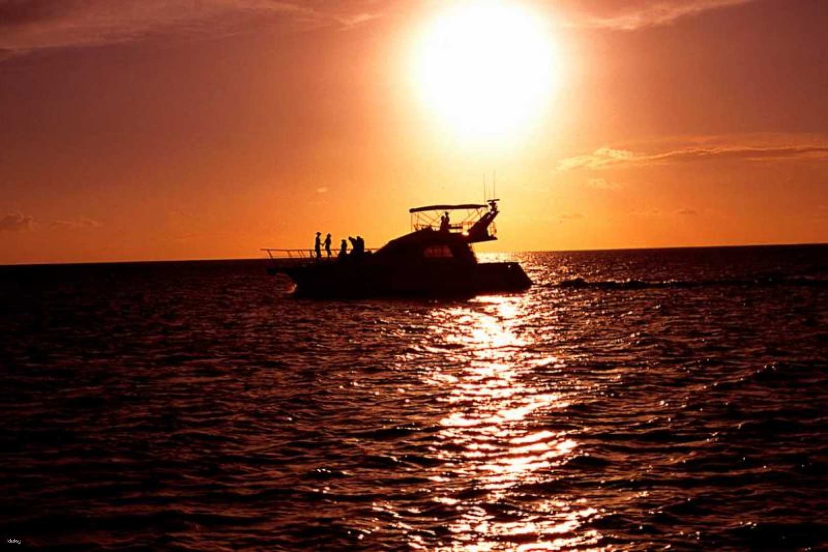 關島魚眼海洋公園| 日落遊船與海底瞭望塔導覽| 含 BBQ 晚餐